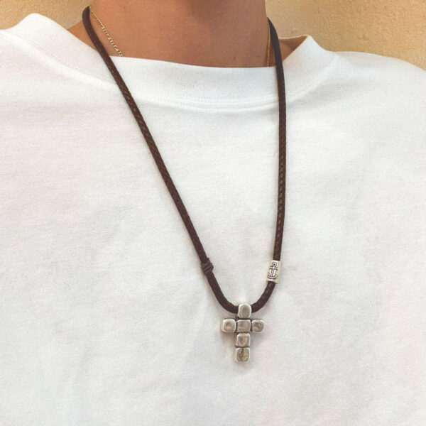 modelo cruz piedras
